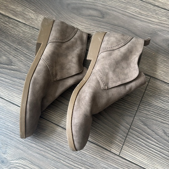 Brown Indigo Rd. Booties size 9.5 - Picture 4 of 10